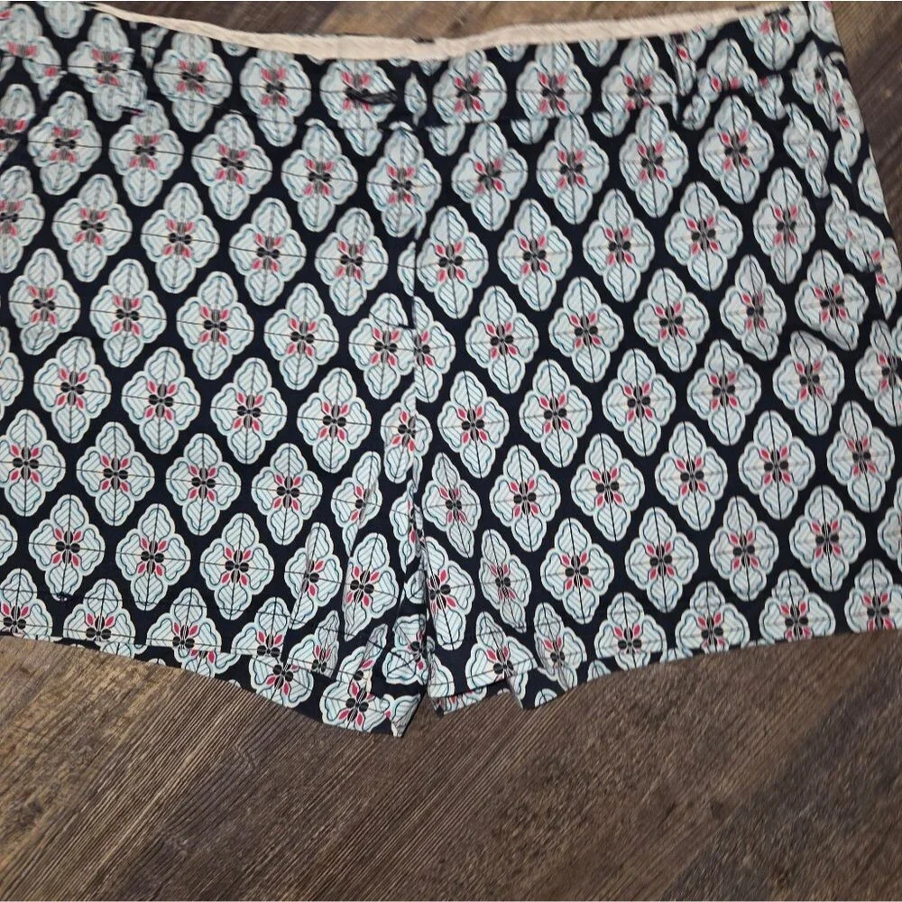 Navy Geometric Print Crown & Ivy Caroline Summer Stretch Cotton Shorts
